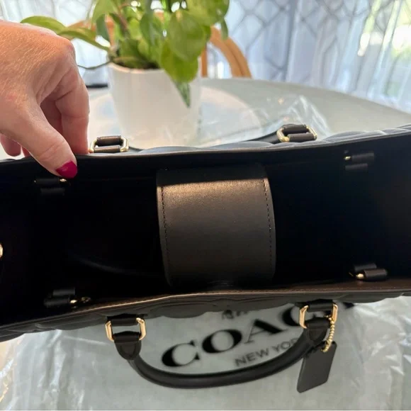 Coach Large Maggie Tote - Picture 9 of 11